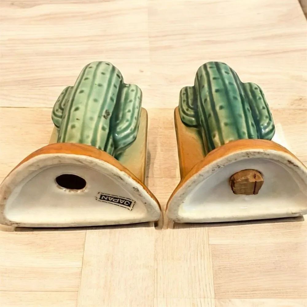 Vintage Novelty Salt Pepper Shaker Set Cowboy Western Cactus - Picture 4 of 4